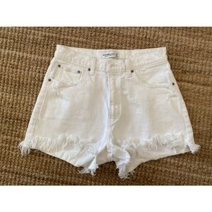 Abercrombie & Fitch Curve Love High Rise 4” Denim Short Size 28 / 6 in White